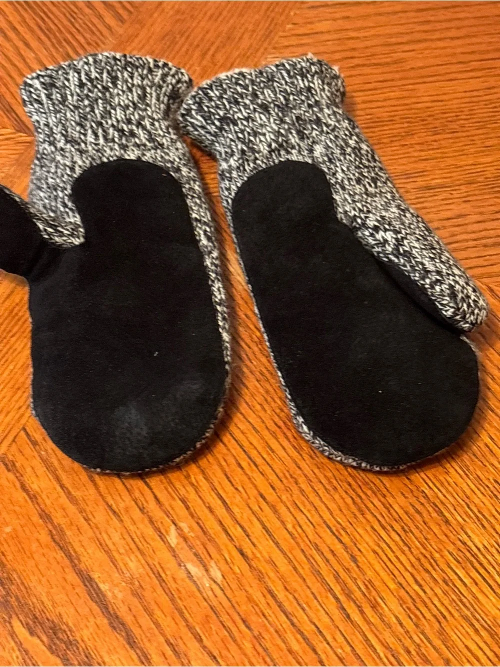 Vintage Aris Suede Palm Knit Mittens Sherpa Lined Black White Marled Winter